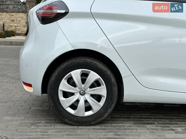 Белый Рено Зое, объемом двигателя 0 л и пробегом 106 тыс. км за 11400 $, фото 26 на Automoto.ua