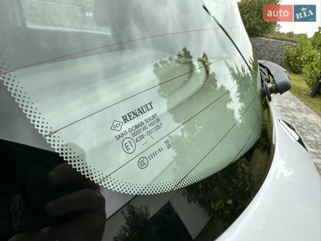 Рено Зое 2021 в Мукачеве на Automoto.ua Белый Рено Зое, объемом двигателя 0 л и пробегом 81 тыс. км за 11999 $, фото 52 на Automoto.ua