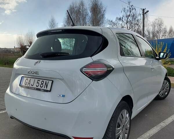 Белый Рено Зое, объемом двигателя 0 л и пробегом 59 тыс. км за 11199 $, фото 8 на Automoto.ua