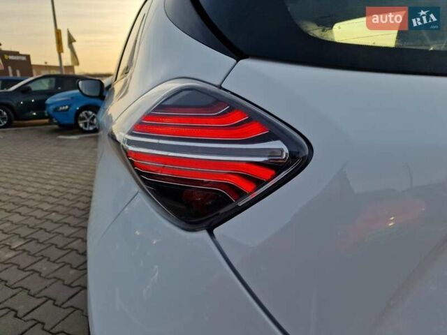 Білий Рено Зое, об'ємом двигуна 0 л та пробігом 30 тис. км за 12900 $, фото 19 на Automoto.ua