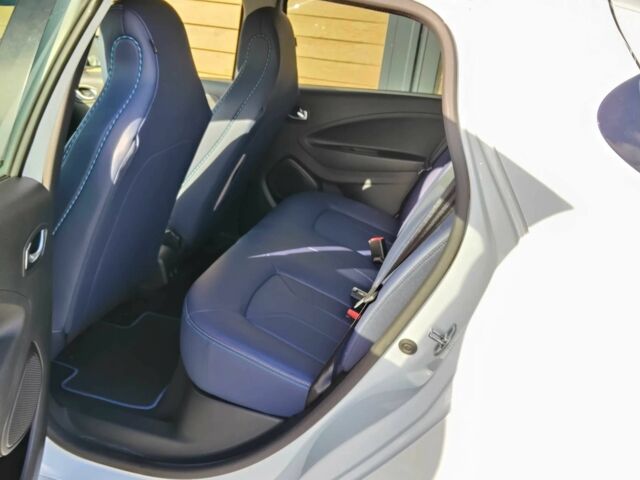Білий Рено Зое, об'ємом двигуна 0 л та пробігом 14 тис. км за 4500 $, фото 12 на Automoto.ua
