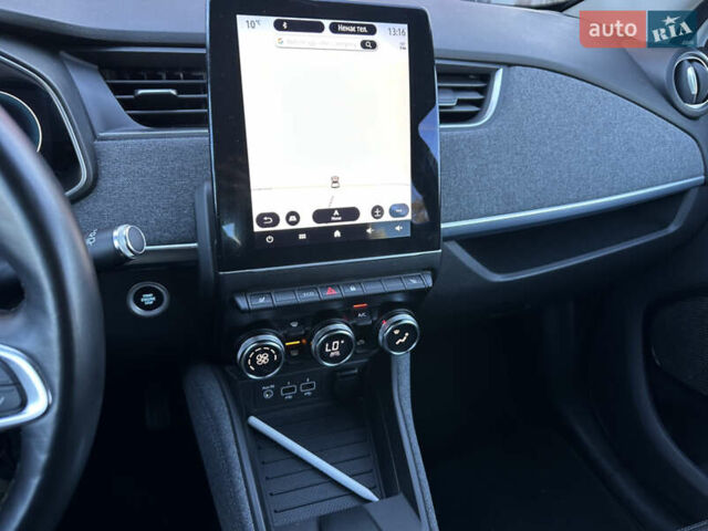 Белый Рено Зое, объемом двигателя 0 л и пробегом 81 тыс. км за 14200 $, фото 16 на Automoto.ua