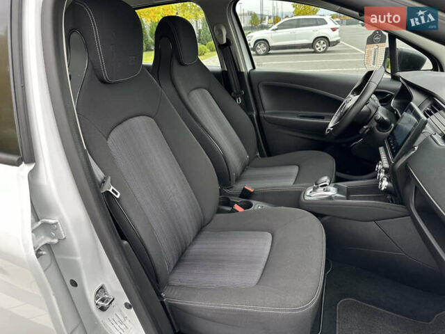 Рено Зое 2021 в Мукачеве на Automoto.ua Белый Рено Зое, объемом двигателя 0 л и пробегом 81 тыс. км за 11999 $, фото 40 на Automoto.ua