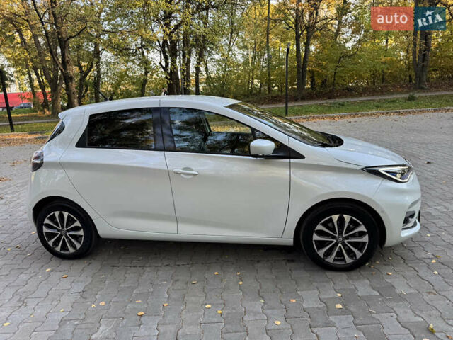 Белый Рено Зое, объемом двигателя 0 л и пробегом 33 тыс. км за 13800 $, фото 2 на Automoto.ua