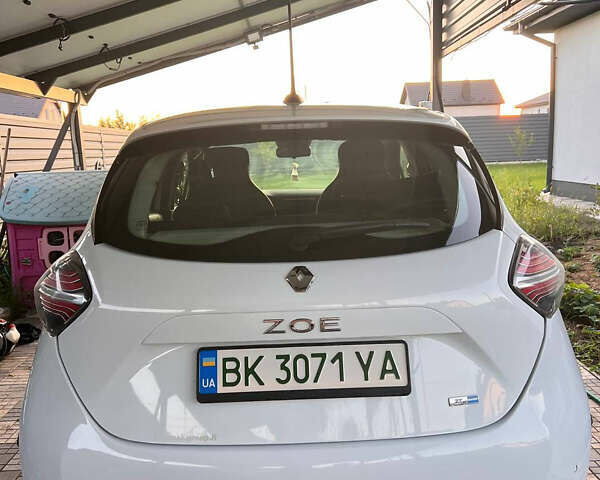 Білий Рено Зое, об'ємом двигуна 0 л та пробігом 33 тис. км за 12800 $, фото 2 на Automoto.ua