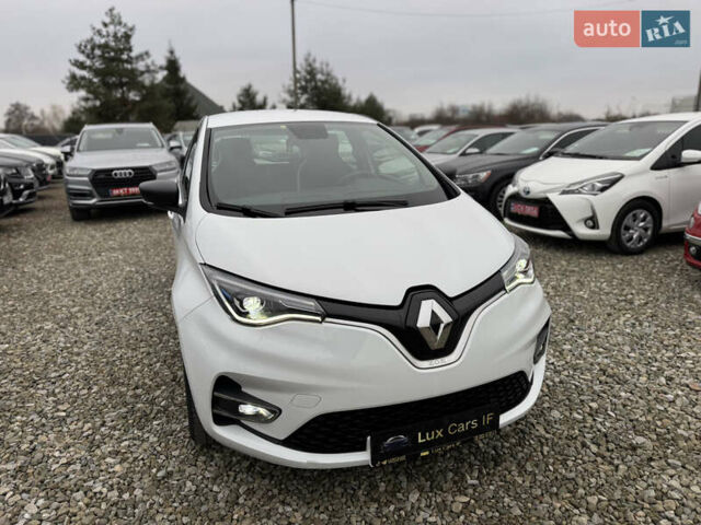 Белый Рено Зое, объемом двигателя 0 л и пробегом 74 тыс. км за 12300 $, фото 3 на Automoto.ua