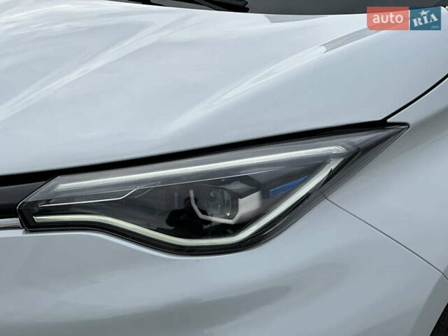 Белый Рено Зое, объемом двигателя 0 л и пробегом 106 тыс. км за 11300 $, фото 15 на Automoto.ua