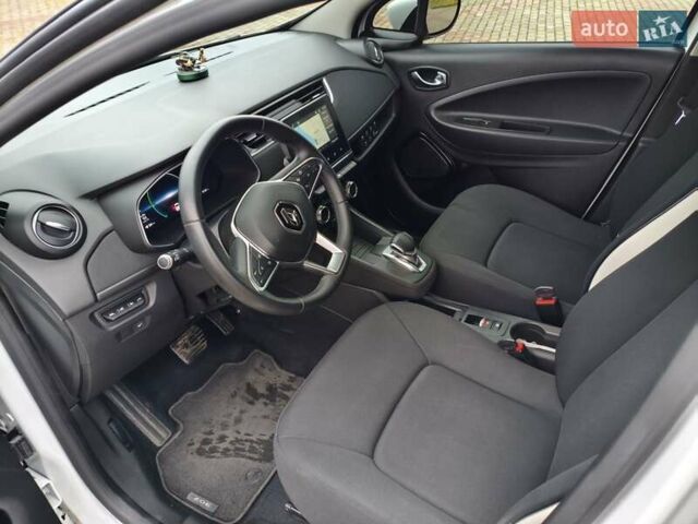Белый Рено Зое, объемом двигателя 0 л и пробегом 92 тыс. км за 13600 $, фото 12 на Automoto.ua