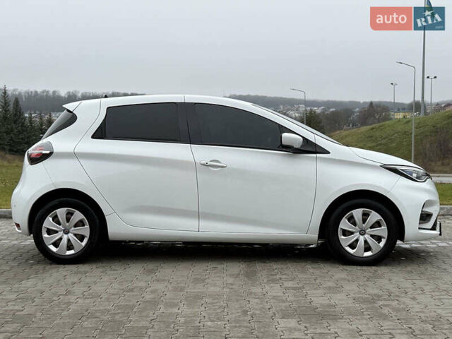 Белый Рено Зое, объемом двигателя 0 л и пробегом 49 тыс. км за 12900 $, фото 8 на Automoto.ua