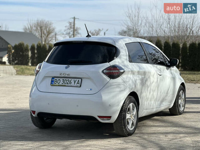 Белый Рено Зое, объемом двигателя 0 л и пробегом 25 тыс. км за 12300 $, фото 15 на Automoto.ua