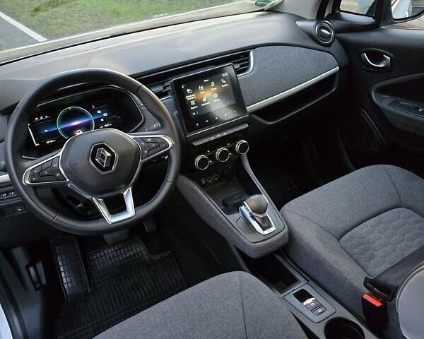 Белый Рено Зое, объемом двигателя 0 л и пробегом 16 тыс. км за 12999 $, фото 37 на Automoto.ua