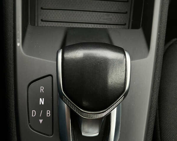 Белый Рено Зое, объемом двигателя 0 л и пробегом 106 тыс. км за 11300 $, фото 40 на Automoto.ua