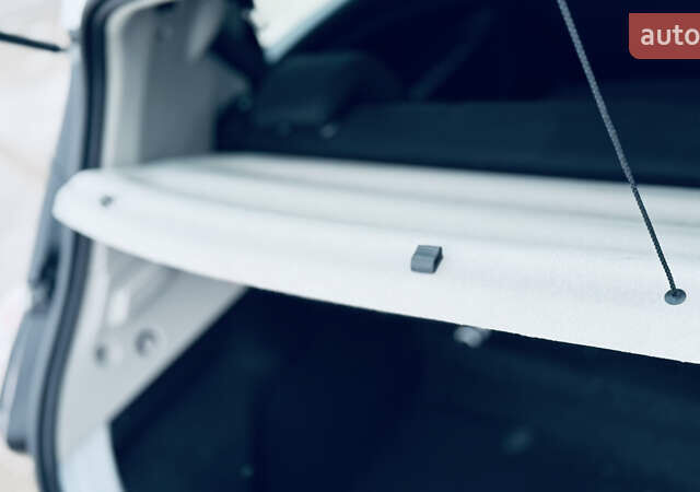 Білий Рено Зое, об'ємом двигуна 0 л та пробігом 59 тис. км за 12800 $, фото 22 на Automoto.ua