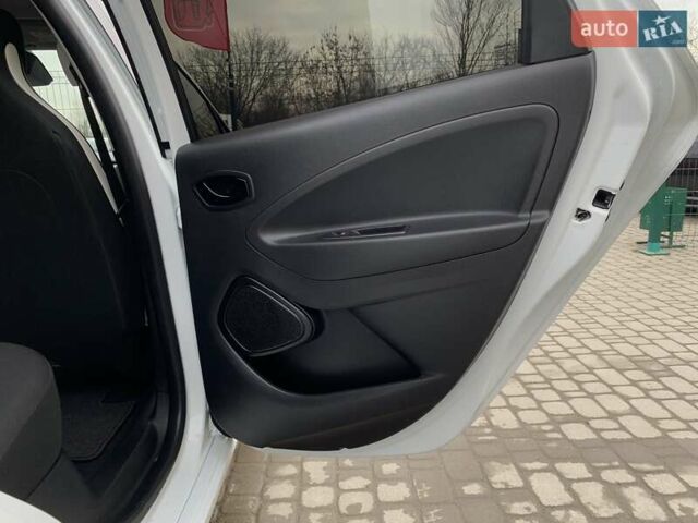 Білий Рено Зое, об'ємом двигуна 0 л та пробігом 124 тис. км за 11955 $, фото 28 на Automoto.ua