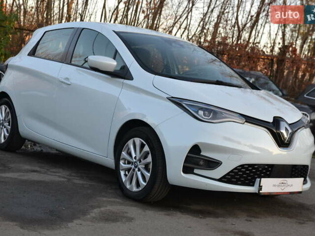 Белый Рено Зое, объемом двигателя 0 л и пробегом 50 тыс. км за 13999 $, фото 4 на Automoto.ua