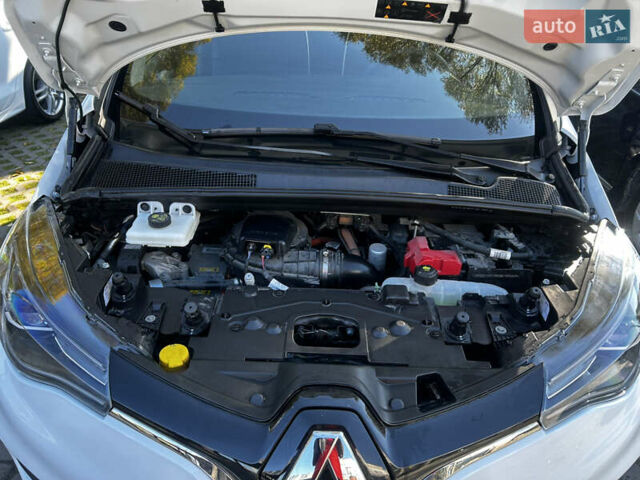 Белый Рено Зое, объемом двигателя 0 л и пробегом 86 тыс. км за 11800 $, фото 25 на Automoto.ua