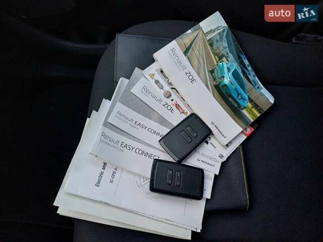 Белый Рено Зое, объемом двигателя 0 л и пробегом 62 тыс. км за 11500 $, фото 18 на Automoto.ua
