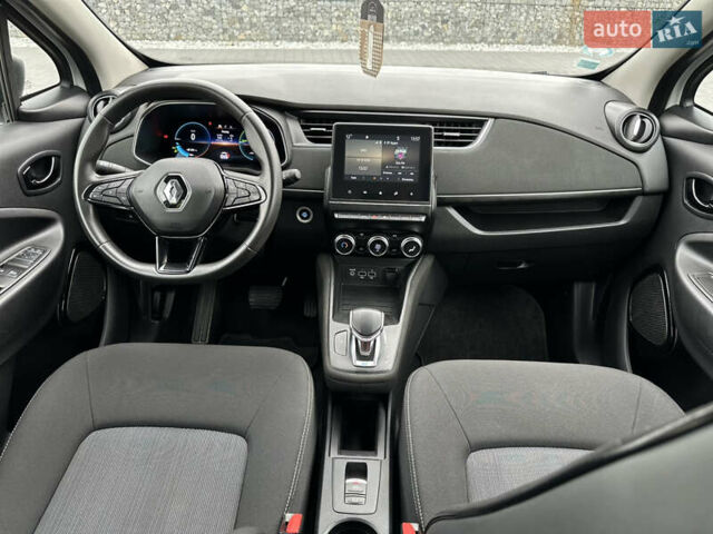 Рено Зое 2021 в Мукачеве на Automoto.ua Белый Рено Зое, объемом двигателя 0 л и пробегом 81 тыс. км за 11999 $, фото 49 на Automoto.ua