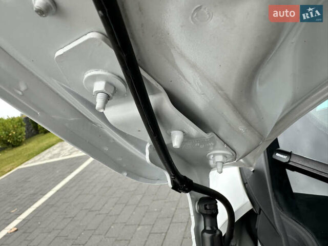 Рено Зое 2021 в Мукачеве на Automoto.ua Белый Рено Зое, объемом двигателя 0 л и пробегом 81 тыс. км за 11999 $, фото 59 на Automoto.ua