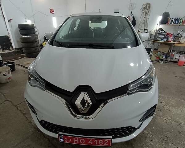 Белый Рено Зое, объемом двигателя 0 л и пробегом 102 тыс. км за 10999 $, фото 1 на Automoto.ua