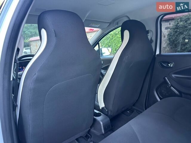 Білий Рено Зое, об'ємом двигуна 0 л та пробігом 80 тис. км за 13200 $, фото 33 на Automoto.ua