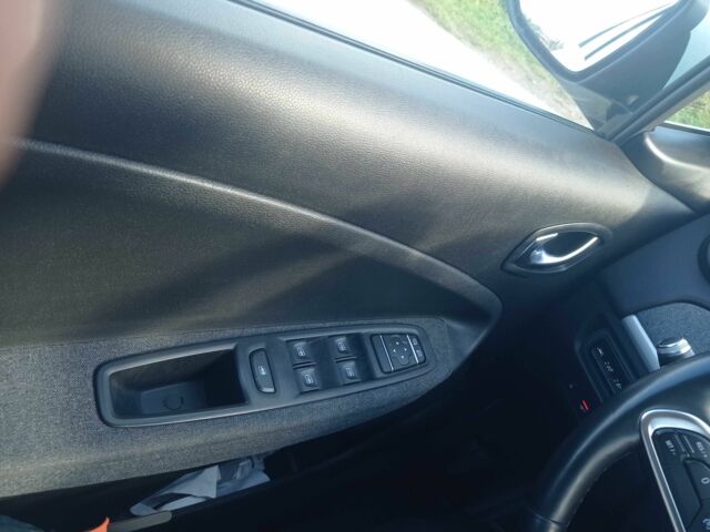 Рено Зое 2021 в Самборе на Automoto.ua Белый Рено Зое, объемом двигателя 0 л и пробегом 111 тыс. км за 12074 $, фото 10 на Automoto.ua