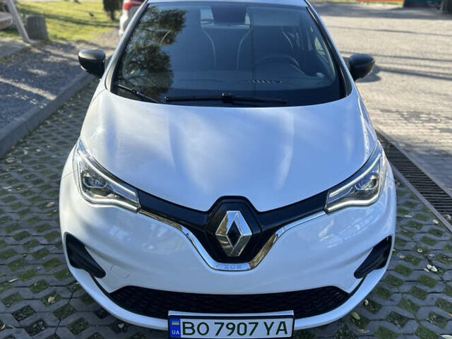 Белый Рено Зое, объемом двигателя 0 л и пробегом 86 тыс. км за 11800 $, фото 4 на Automoto.ua