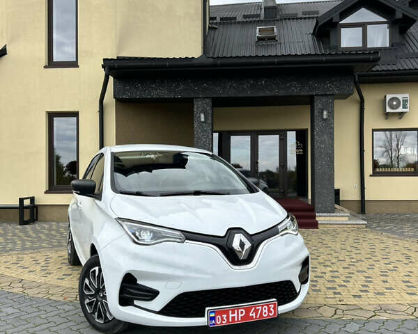 Белый Рено Зое, объемом двигателя 0 л и пробегом 95 тыс. км за 11650 $, фото 4 на Automoto.ua