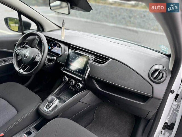 Рено Зое 2021 в Мукачеве на Automoto.ua Белый Рено Зое, объемом двигателя 0 л и пробегом 81 тыс. км за 11999 $, фото 38 на Automoto.ua