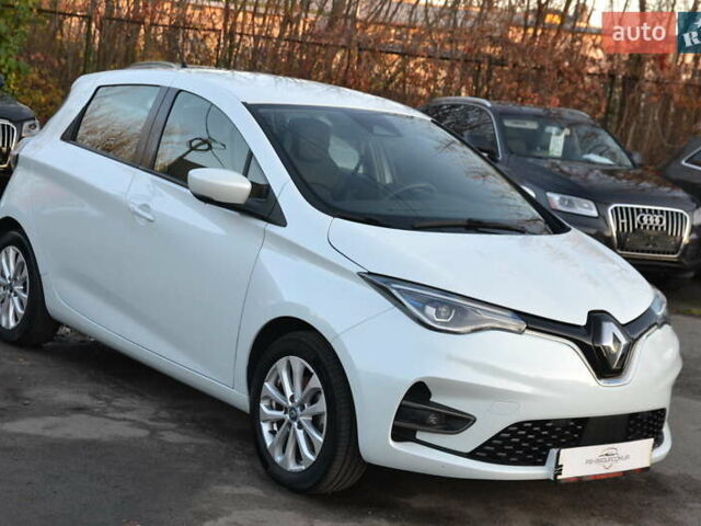 Белый Рено Зое, объемом двигателя 0 л и пробегом 50 тыс. км за 13999 $, фото 3 на Automoto.ua