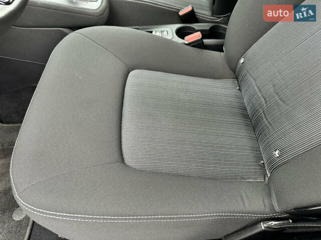 Рено Зое 2021 в Мукачеве на Automoto.ua Белый Рено Зое, объемом двигателя 0 л и пробегом 81 тыс. км за 11999 $, фото 37 на Automoto.ua