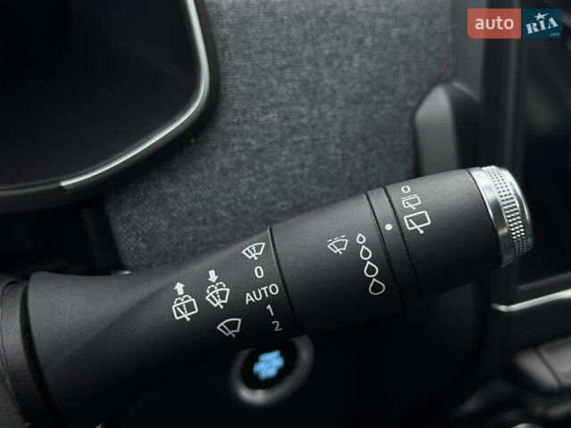 Белый Рено Зое, объемом двигателя 0 л и пробегом 52 тыс. км за 12999 $, фото 39 на Automoto.ua