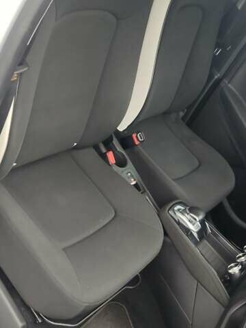 Белый Рено Зое, объемом двигателя 0 л и пробегом 76 тыс. км за 11000 $, фото 13 на Automoto.ua