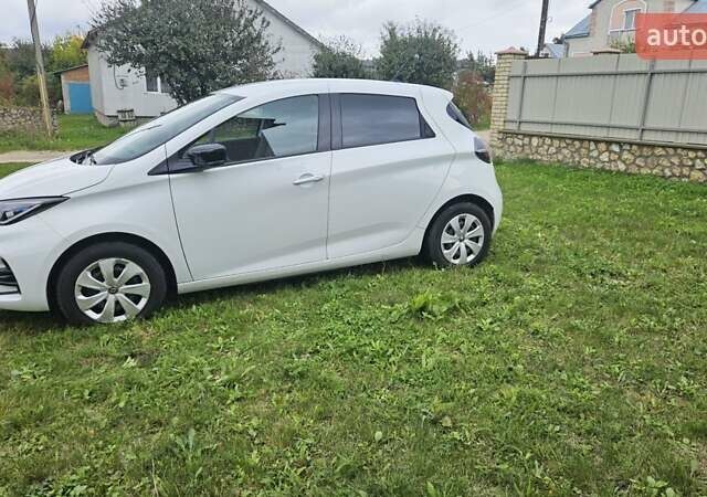 Белый Рено Зое, объемом двигателя 0 л и пробегом 51 тыс. км за 13300 $, фото 21 на Automoto.ua