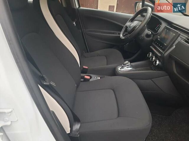 Белый Рено Зое, объемом двигателя 0 л и пробегом 123 тыс. км за 10999 $, фото 19 на Automoto.ua