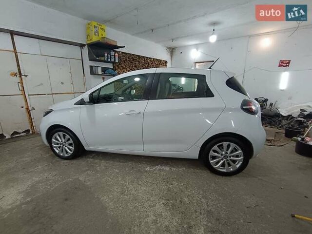 Белый Рено Зое, объемом двигателя 0 л и пробегом 102 тыс. км за 10999 $, фото 5 на Automoto.ua