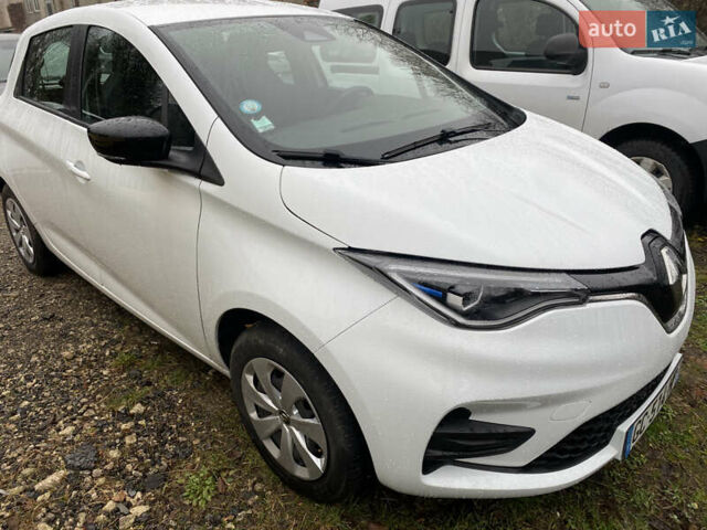Белый Рено Зое, объемом двигателя 0 л и пробегом 70 тыс. км за 10999 $, фото 1 на Automoto.ua