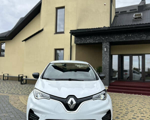 Белый Рено Зое, объемом двигателя 0 л и пробегом 95 тыс. км за 11650 $, фото 5 на Automoto.ua