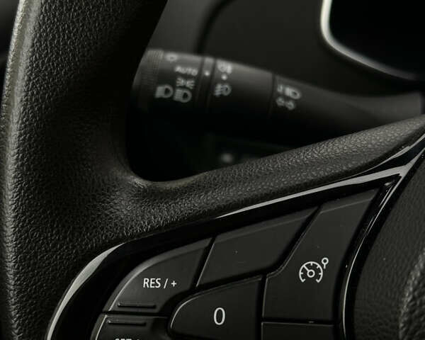 Белый Рено Зое, объемом двигателя 0 л и пробегом 106 тыс. км за 11400 $, фото 43 на Automoto.ua