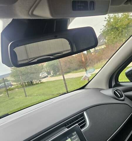 Рено Зое 2021 в Тернополе на Automoto.ua Белый Рено Зое, объемом двигателя 0 л и пробегом 51 тыс. км за 12999 $, фото 40 на Automoto.ua