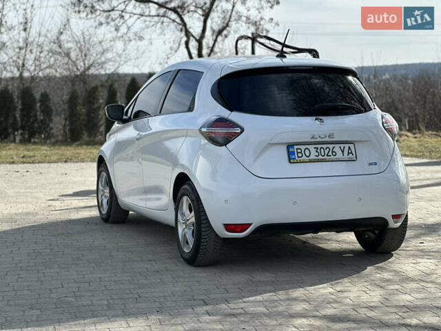 Белый Рено Зое, объемом двигателя 0 л и пробегом 25 тыс. км за 12300 $, фото 14 на Automoto.ua