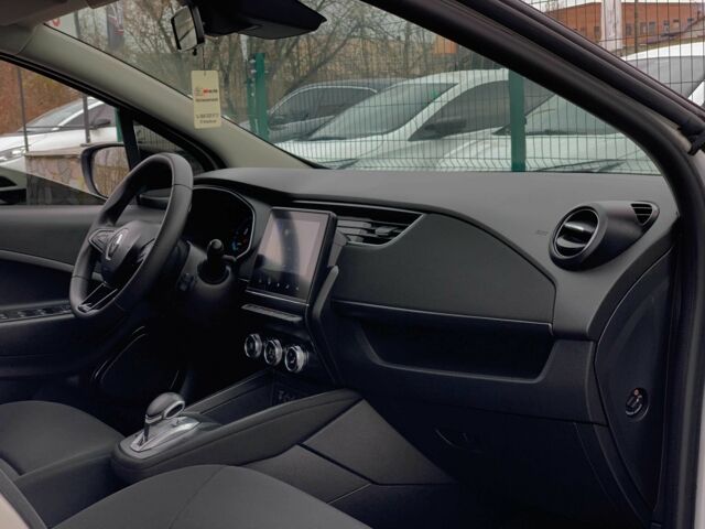 Белый Рено Зое, объемом двигателя 0 л и пробегом 124 тыс. км за 11955 $, фото 14 на Automoto.ua