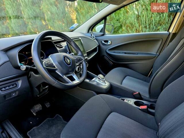 Белый Рено Зое, объемом двигателя 0 л и пробегом 57 тыс. км за 12700 $, фото 15 на Automoto.ua