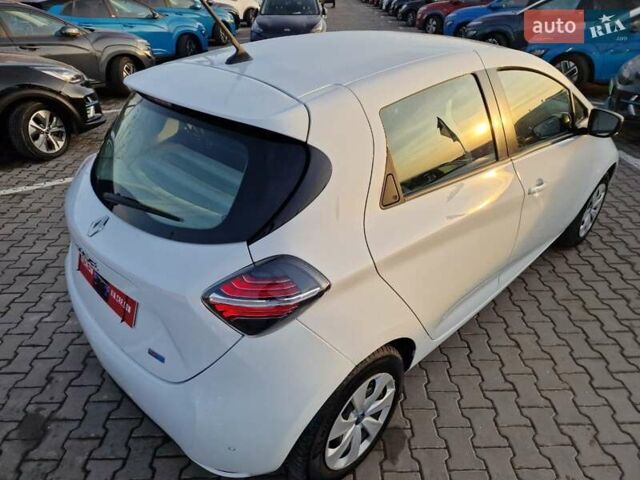 Білий Рено Зое, об'ємом двигуна 0 л та пробігом 30 тис. км за 12900 $, фото 13 на Automoto.ua