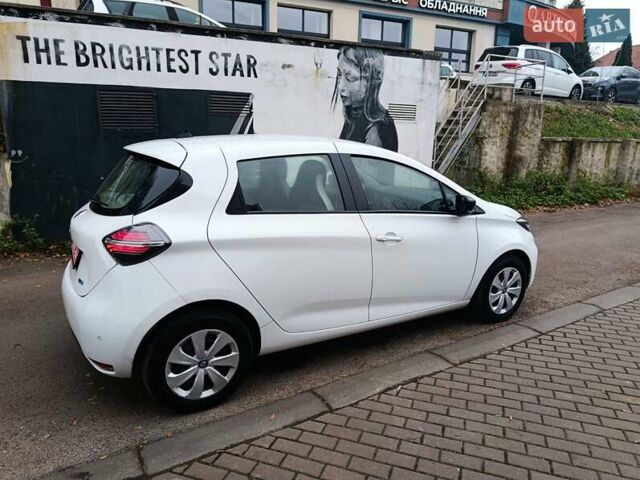 Белый Рено Зое, объемом двигателя 0 л и пробегом 82 тыс. км за 11600 $, фото 3 на Automoto.ua