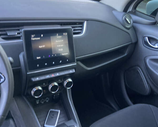 Белый Рено Зое, объемом двигателя 0 л и пробегом 125 тыс. км за 11500 $, фото 10 на Automoto.ua