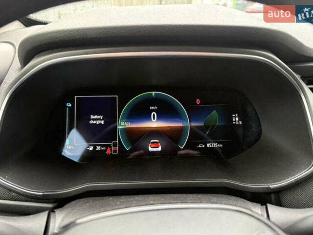 Белый Рено Зое, объемом двигателя 0 л и пробегом 85 тыс. км за 11023 $, фото 2 на Automoto.ua