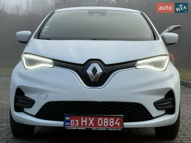 Белый Рено Зое, объемом двигателя 0 л и пробегом 68 тыс. км за 11400 $, фото 6 на Automoto.ua