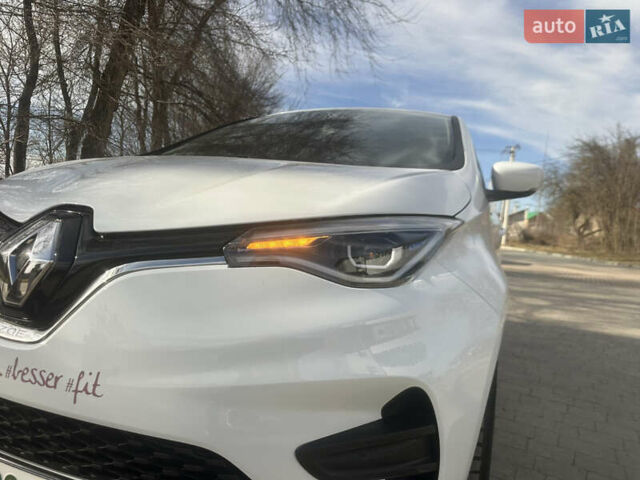 Белый Рено Зое, объемом двигателя 0 л и пробегом 25 тыс. км за 12300 $, фото 25 на Automoto.ua