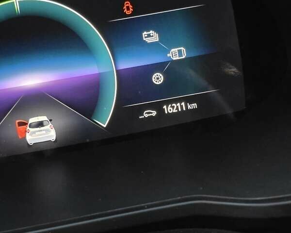 Белый Рено Зое, объемом двигателя 0 л и пробегом 16 тыс. км за 12999 $, фото 29 на Automoto.ua